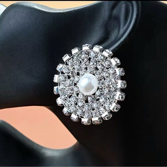 Jewelry - Radiant Pearl and Crystal Cluster Earrings